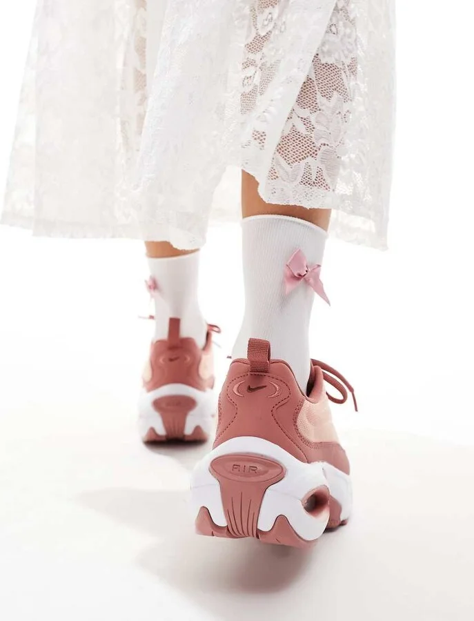 Nike Air Max Portal sneakers in pink and white - Image 2