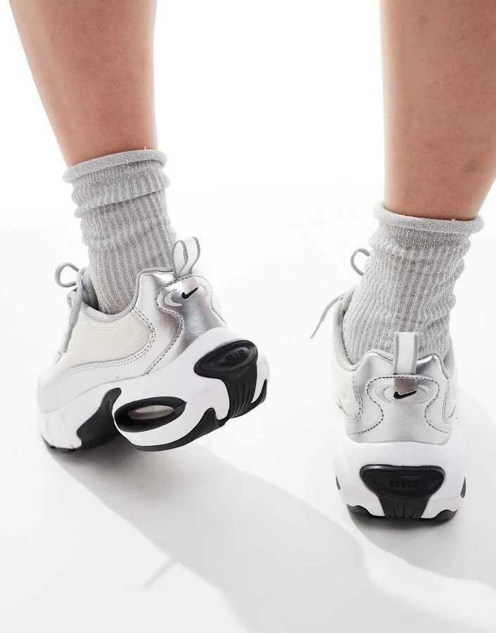 Nike Air Max Portal sneakers in white and silver - Image 4