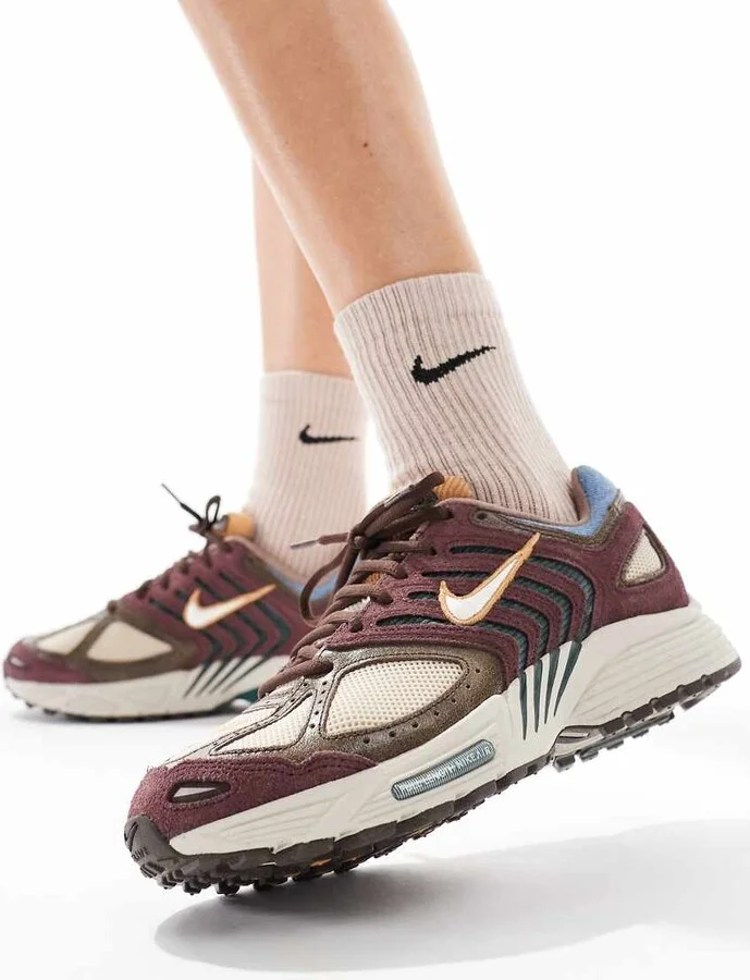 Nike Air Pegasus 2005 sneakers in beige and brown - Image 3