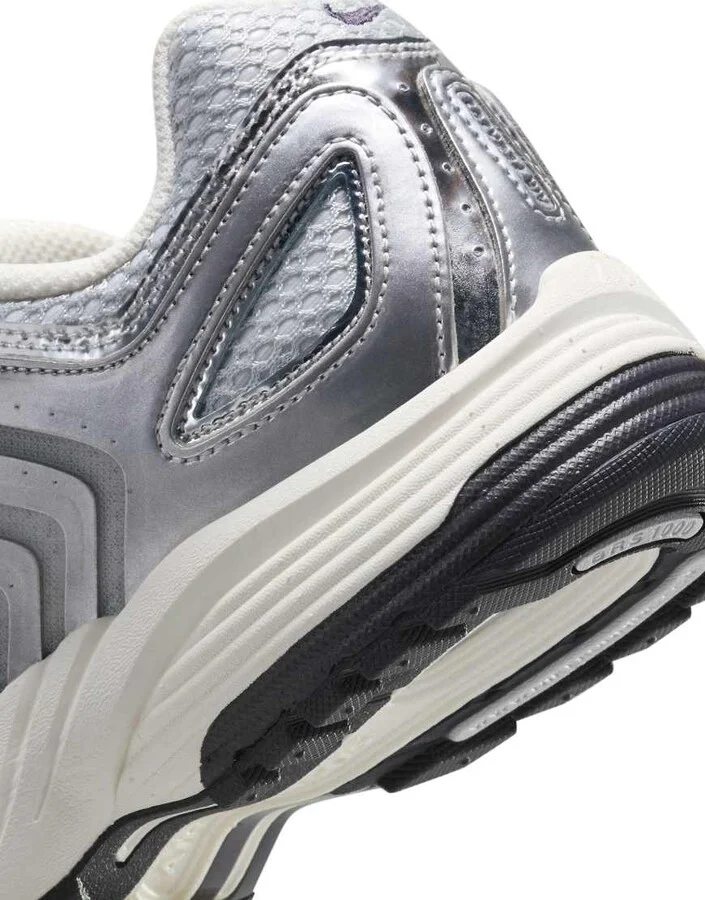 Nike Air Pegasus 2005 sneakers in gray and silver - Image 3