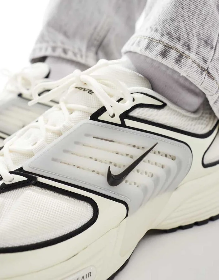 Nike Air Pegasus Wave sneakers in white and black - Image 4