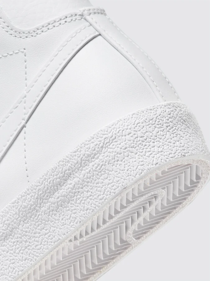 Nike Blazer Mid '77 Vintage - White/White-White-Black - Image 5