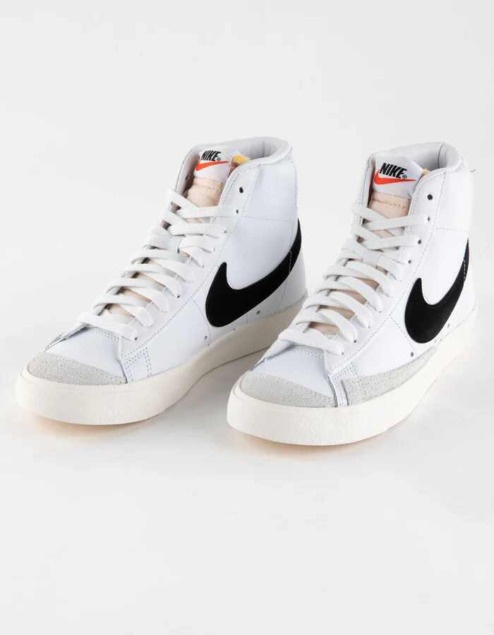 NIKE Blazer Mid '77 Womens Shoes - Image 2