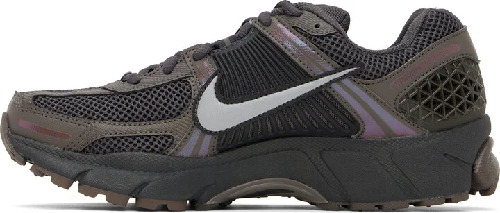 Nike Brown & Gray Zoom Vomero 5 Sneakers - Image 3