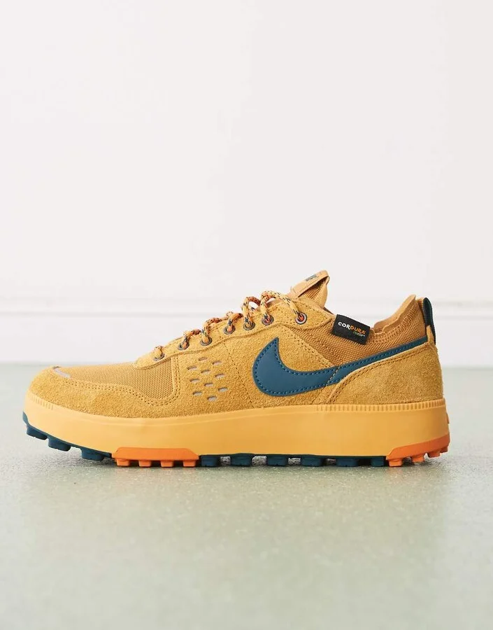 Nike C1ty sneakers in beige and orange - Image 2