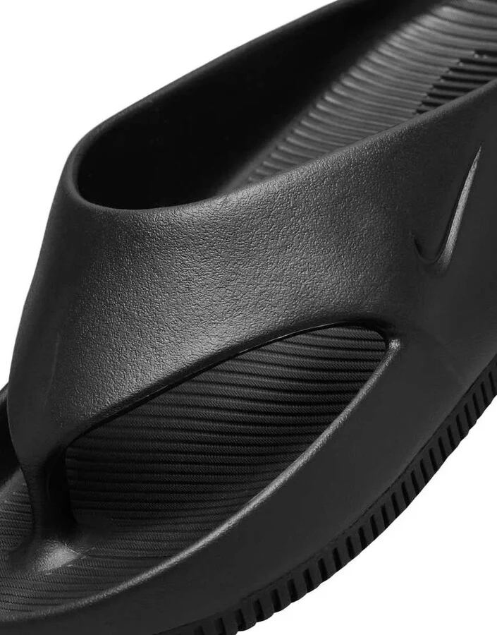 Nike Calm flip flops in black - Image 4