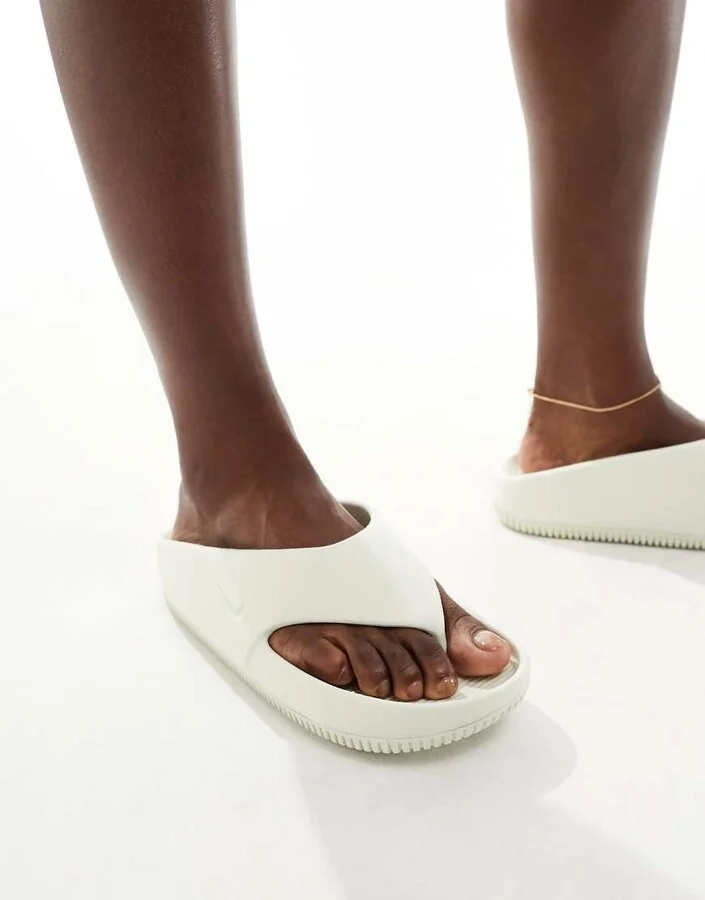 Nike Calm flip flops in off white - Image 3