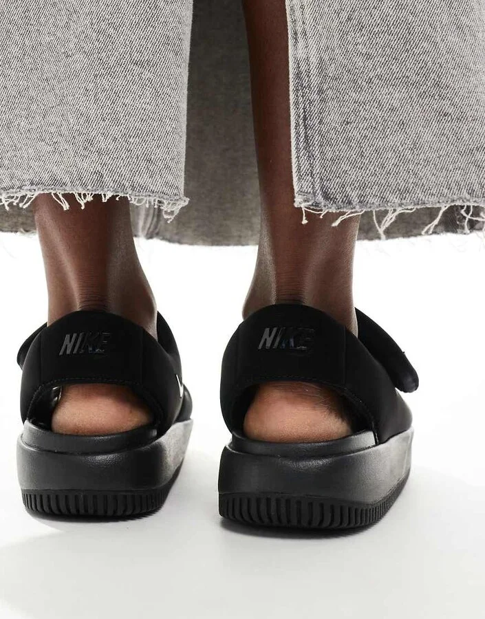 Nike Calm sandals in black - Image 2
