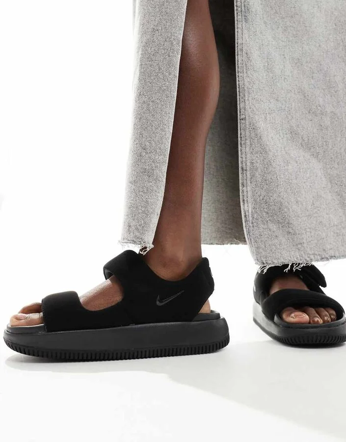 Nike Calm sandals in black - Image 4