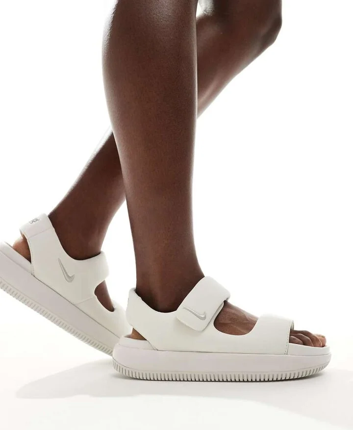 Nike Calm sandals in off white - Image 3