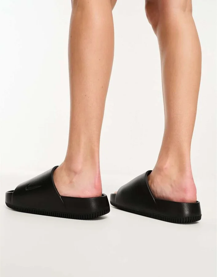 Nike Calm sliders in black - Image 2