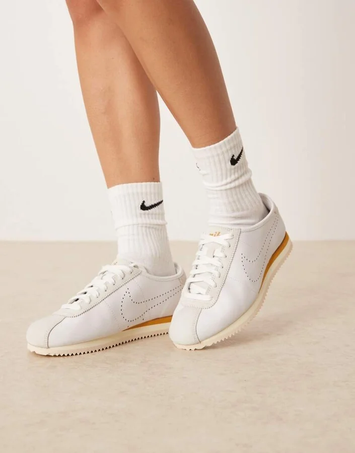 Nike Cortez Decon sneakers in white - Image 3