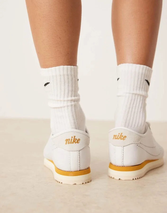 Nike Cortez Decon sneakers in white - Image 4