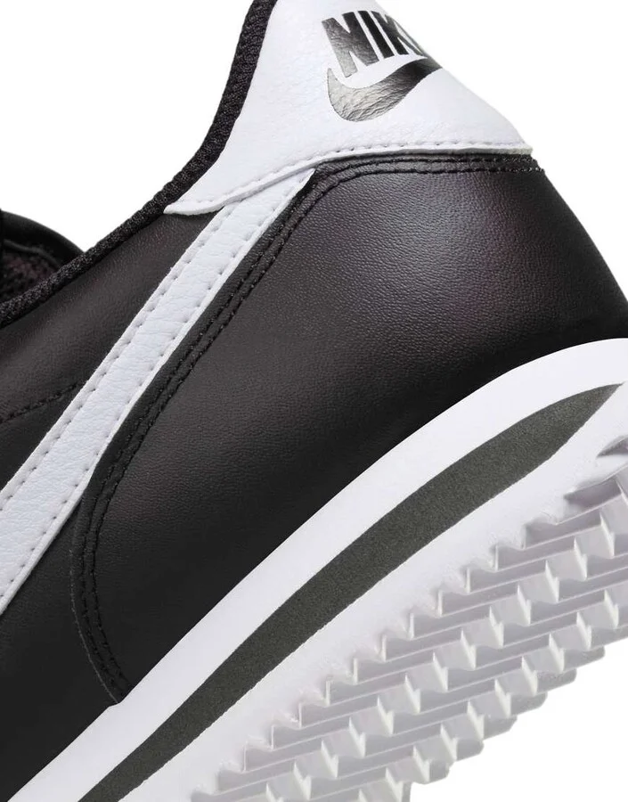 Nike cortez leather sneakers in black - Image 3