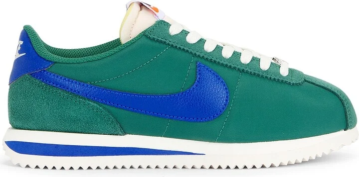 Evergreen Aura  Hyper Royal  Sail  & Whi