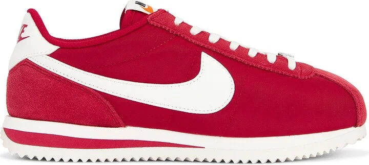 Gym Red & Sail