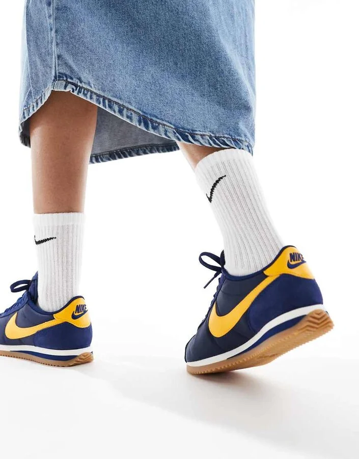 Nike Cortez sneakers in navy and yellow - Image 3