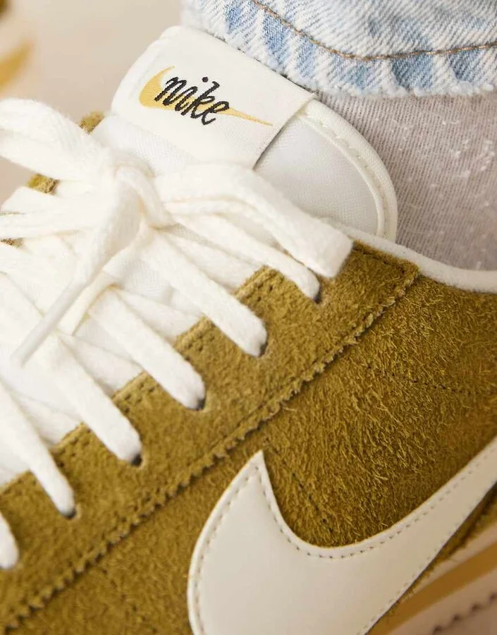 Nike Cortez Suede sneakers in green and white - Image 2