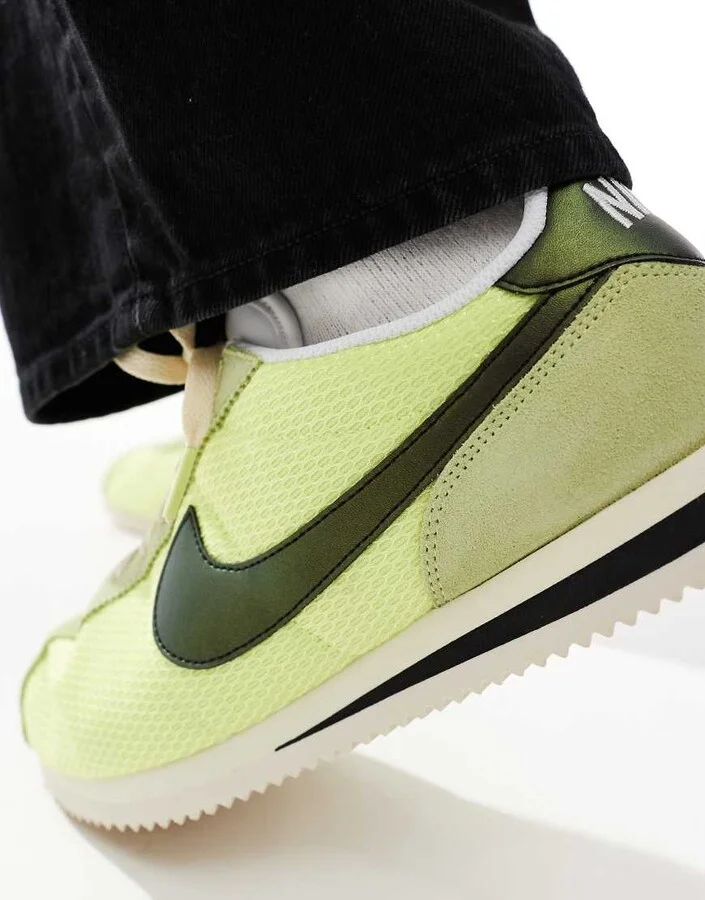 Nike Cortez textile sneakers in light green - Image 4