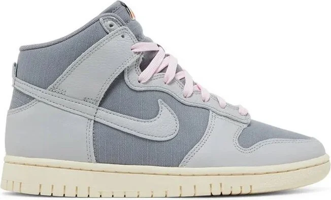Nike Dunk High Retro Lace-Up Sneakers