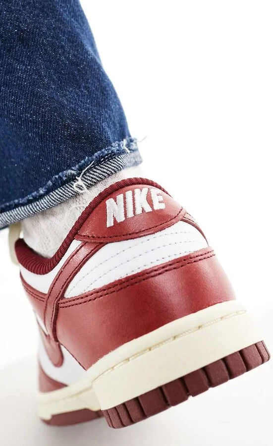 Nike Dunk Low Premium sneakers in white and red - Image 4