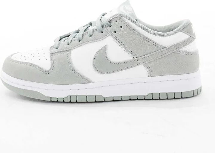 Nike Dunk Low Retro SE sneakers in gray and white - Image 2