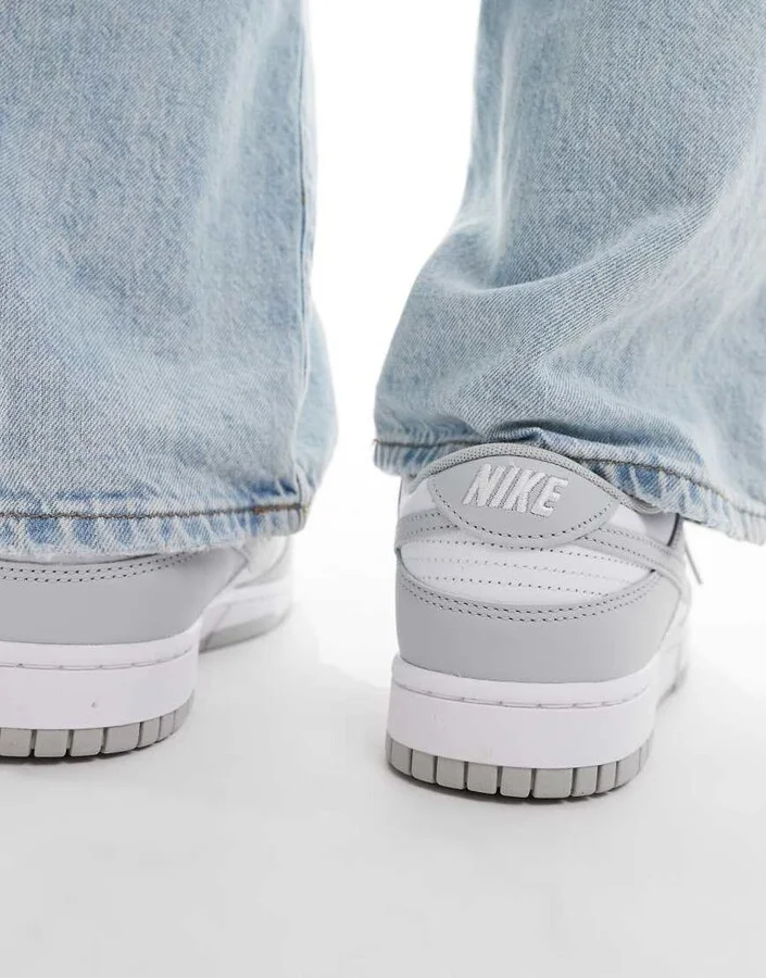 Nike Dunk Low Retro sneakers in gray and white - Image 3