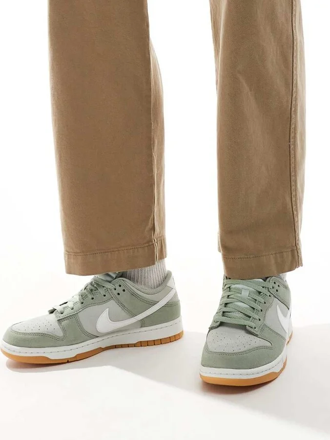 Nike Dunk Low Retro sneakers in green and white