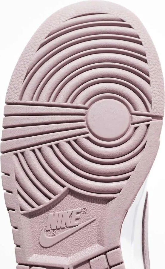 Nike Dunk Low Retro sneakers in taupe and white - Image 4