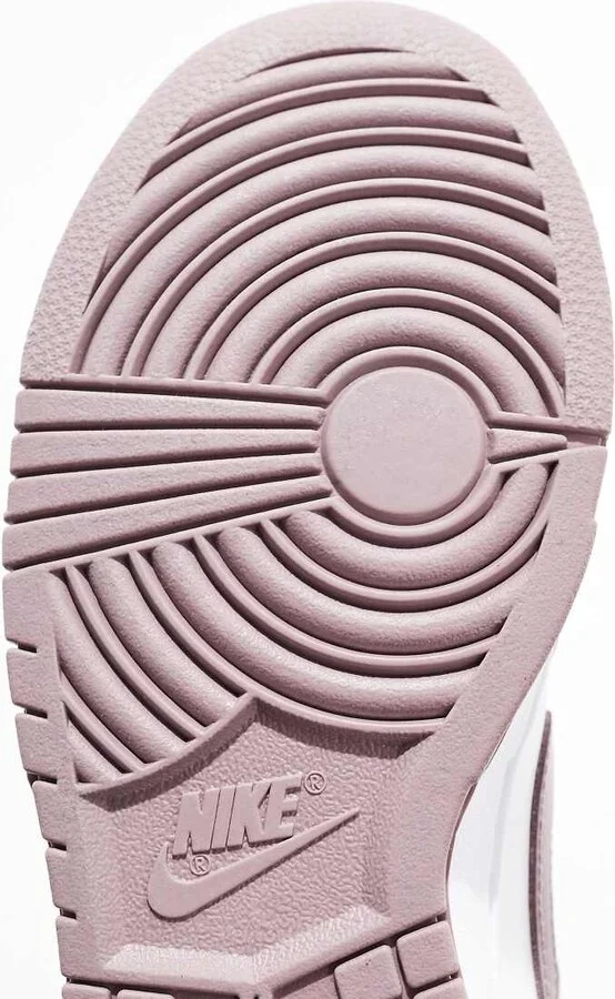 Nike Dunk Low Retro sneakers in taupe and white - Image 4