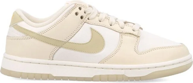 Nike Dunk Low Sneakers