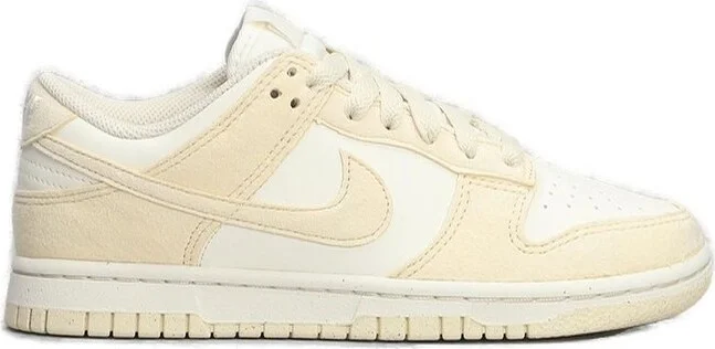 Nike Dunk Low Sneakers