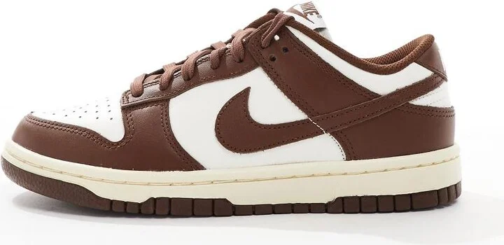 Nike Dunk Low sneakers in brown - Image 2