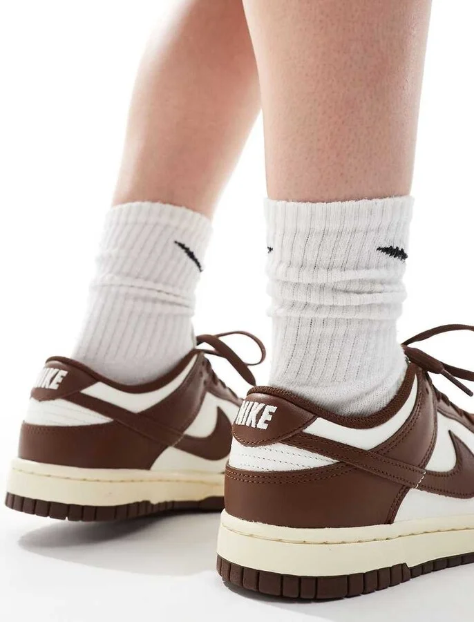 Nike Dunk Low sneakers in brown - Image 4