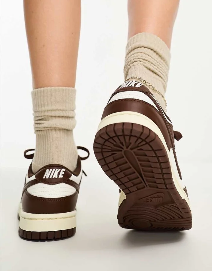 Nike Dunk Low sneakers in brown and off white - Image 2