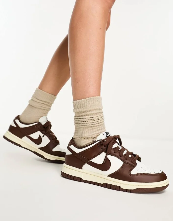 Nike Dunk Low sneakers in brown and off white - Image 4