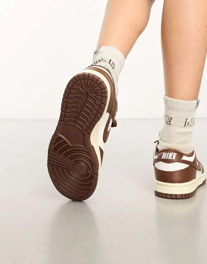 Nike Dunk Low sneakers in off white and cacao brown - Image 4