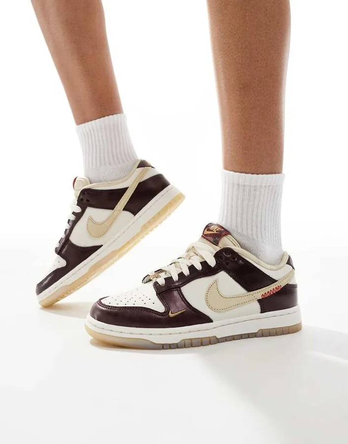 Nike Dunk Low sneakers in white and burgundy