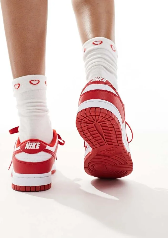 Nike Dunk Low sneakers in white and red - Image 3