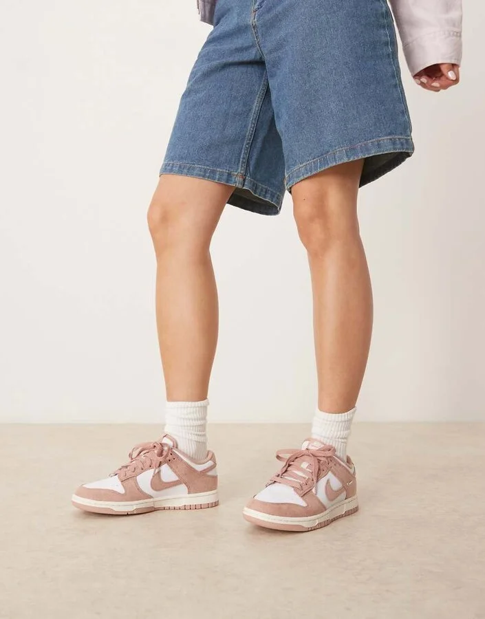 Nike Dunk Low sneakers in white & pink - Image 2