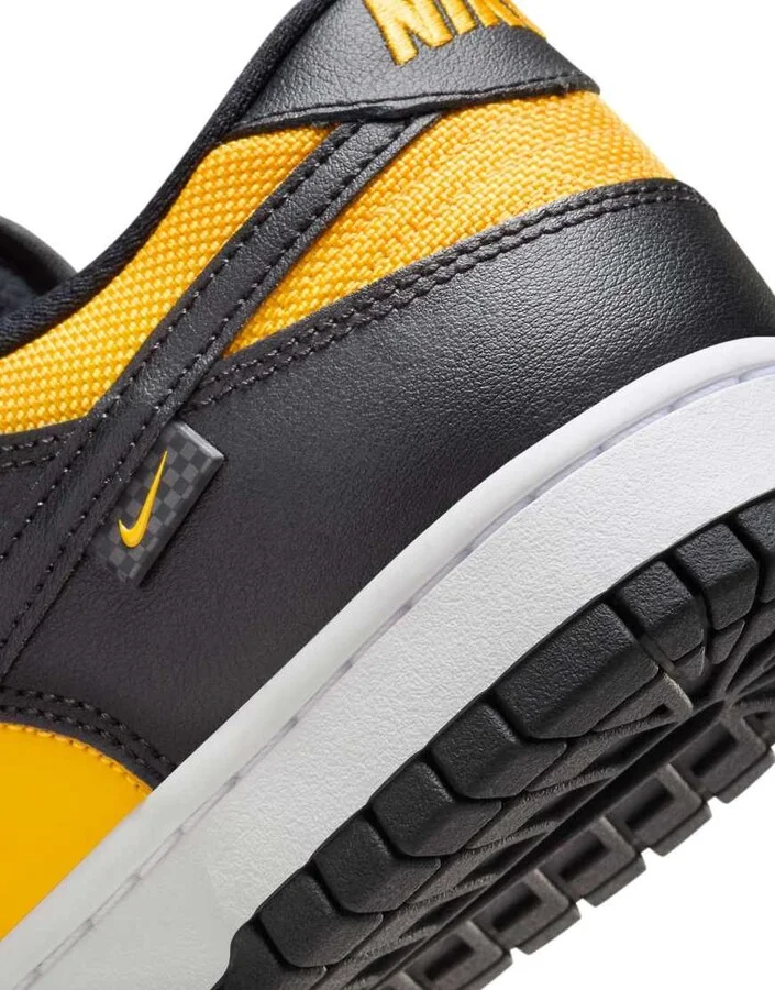 Nike Dunk Low sneakers in yellow and black - Image 4