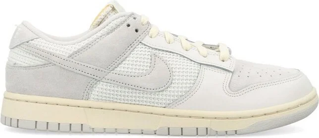 Nike Dunk Low-Top Sneakers