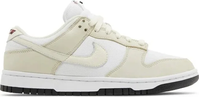 Nike Dunk Low-Top Sneakers