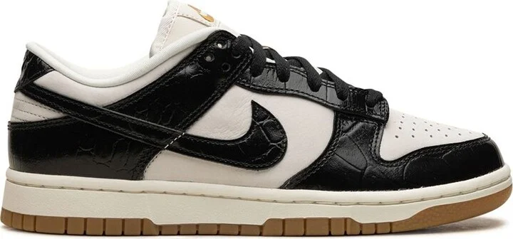 Nike Dunk Panelled Low-Top Sneakers