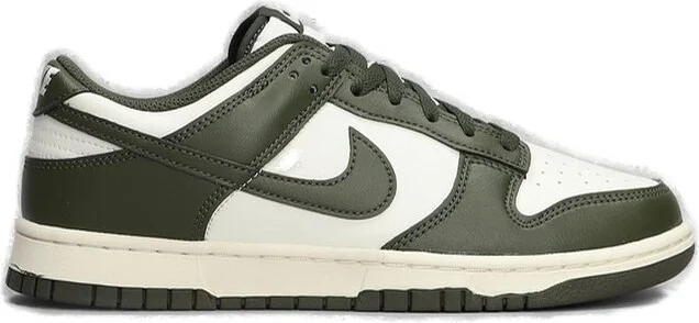 Nike Dunk Retro Low-Top Sneakers