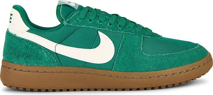 Nike Field General Se Sneaker in Green