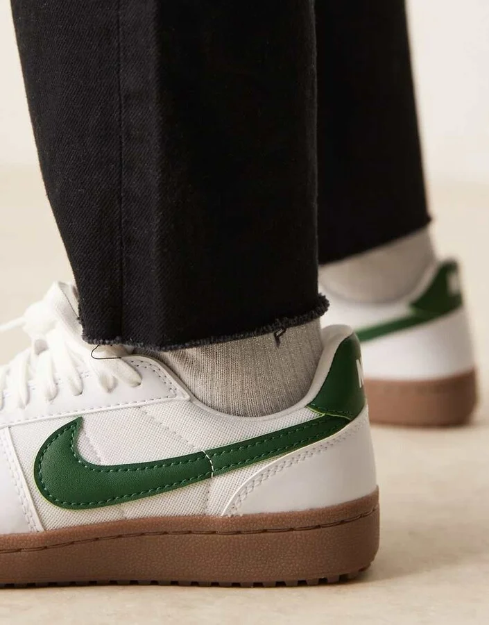 Nike Field General sneakers in white and green - Image 3