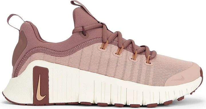 Nike Free Metcon 6 Sneaker in Rose