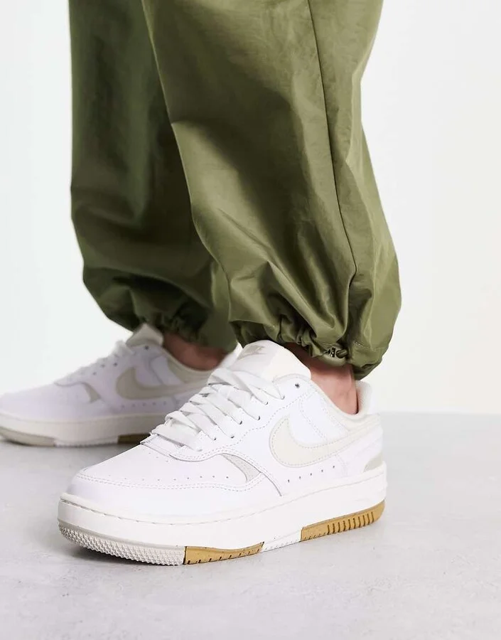 Nike Gamma Force sneakers in white - Image 4