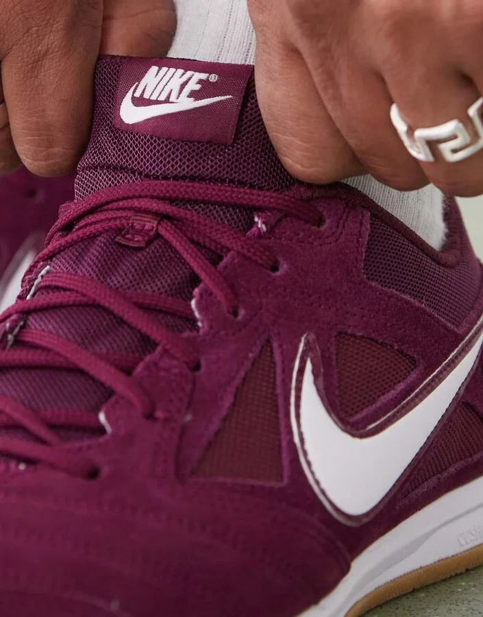 Nike Gato sneakers in burgundy and white - Image 4
